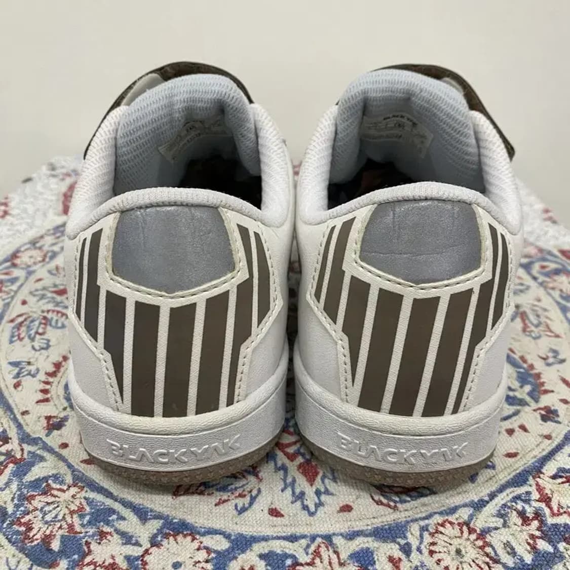 블랙야크 벨크로 캐주얼 스니커즈 신발 240 E00213 상품이미지2