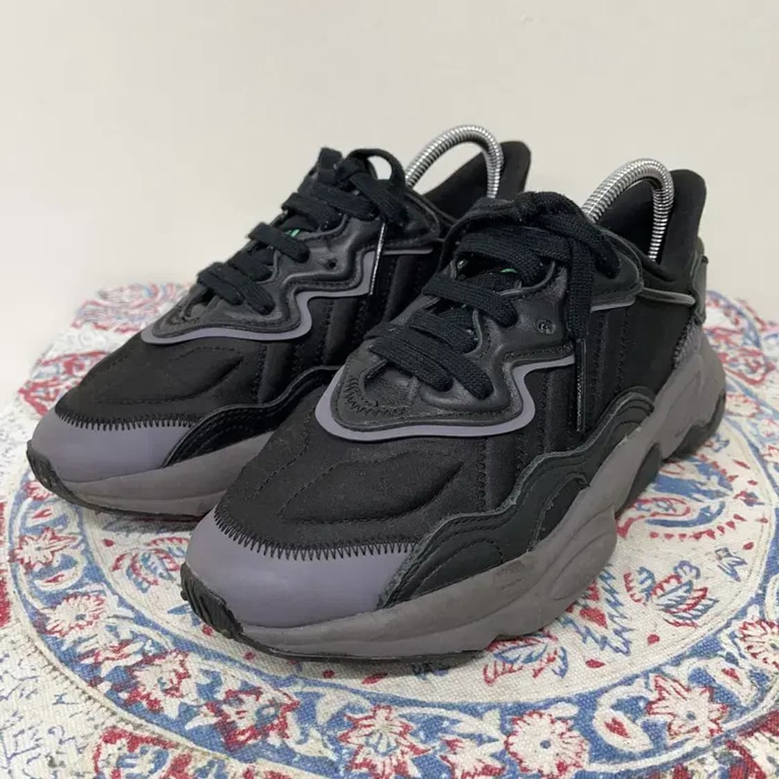 아디다스 오즈위고 코어 블랙 그레이 운동화 225 E00268 상품이미지1