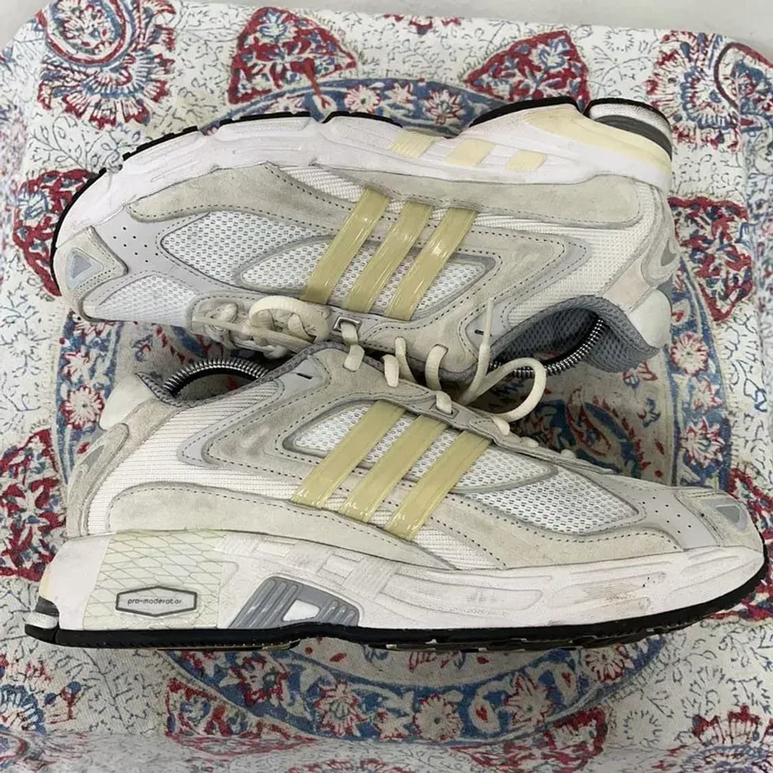 아디다스 리스폰스 CL 스니커즈 운동화 260 E00309 상품이미지3