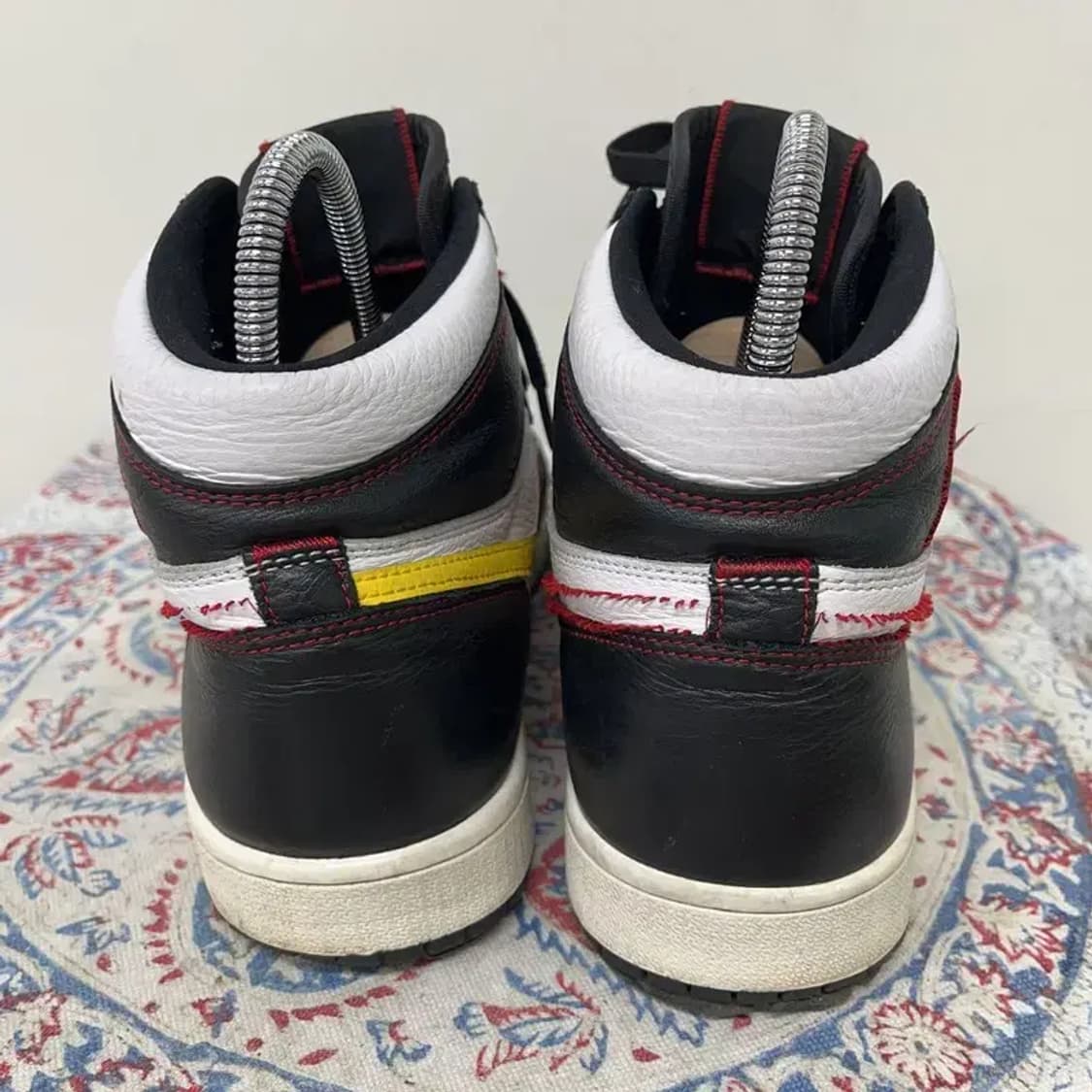 나이키 조던1 레트로 하이 디파이언트 스니커즈 270 E00323 상품이미지2
