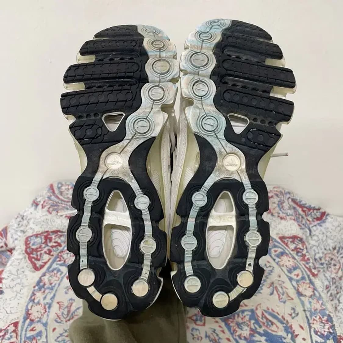 아디다스 마이크로바운스 런닝화 운동화 245 E00423 상품이미지4