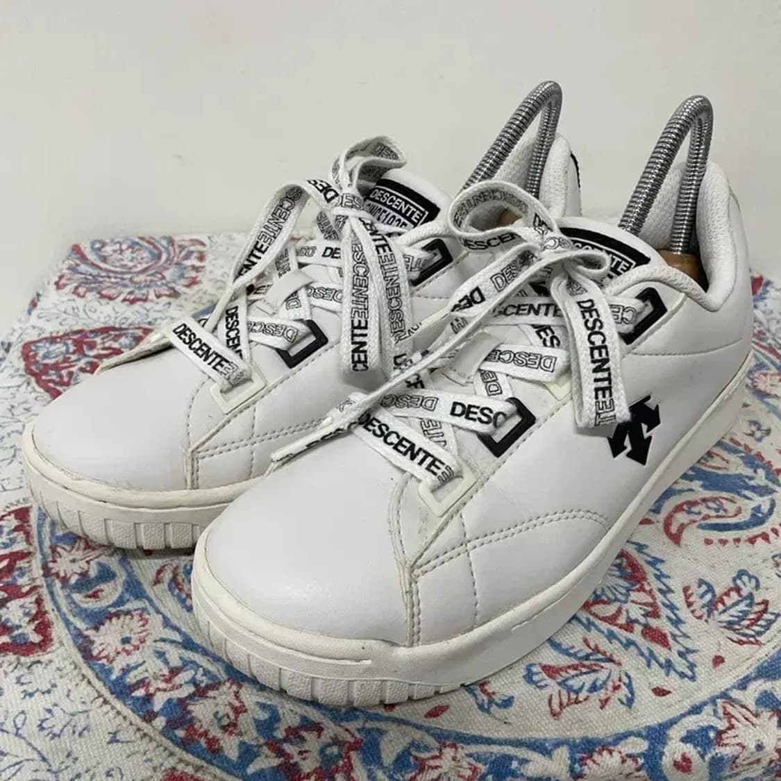 데상트 스탬핑 스니커즈 운동화 255 E00446 상품이미지1