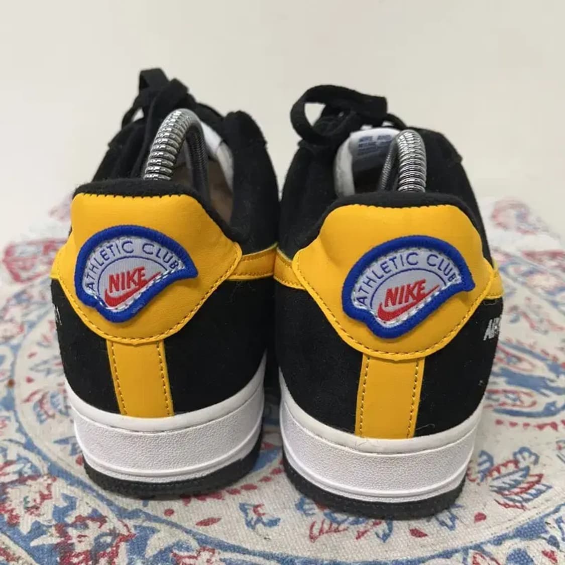 나이키 에어포스1 애슬레틱 클럽 블랙/옐로우 240 E00495 상품이미지2