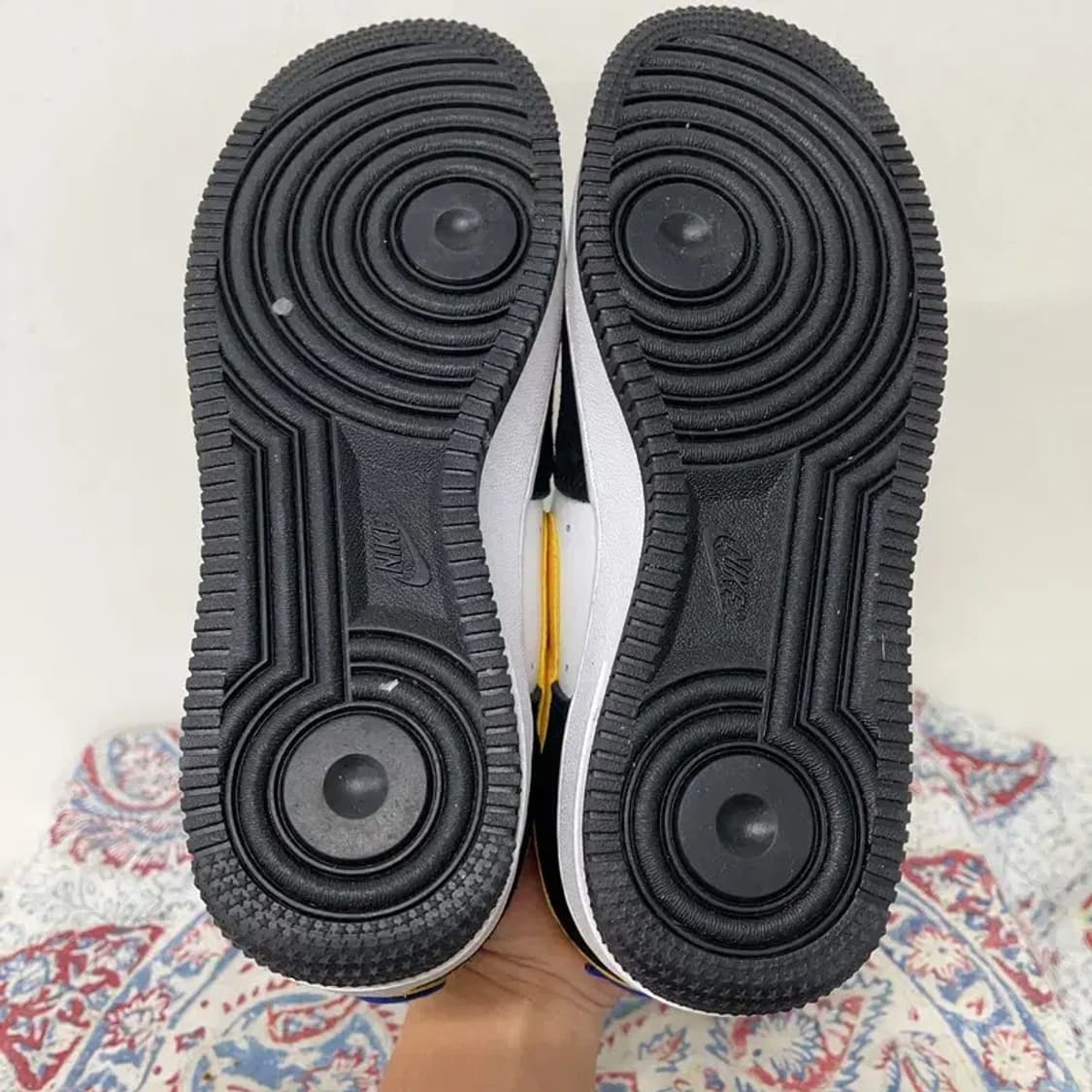 나이키 에어포스1 애슬레틱 클럽 블랙/옐로우 240 E00495 상품이미지4