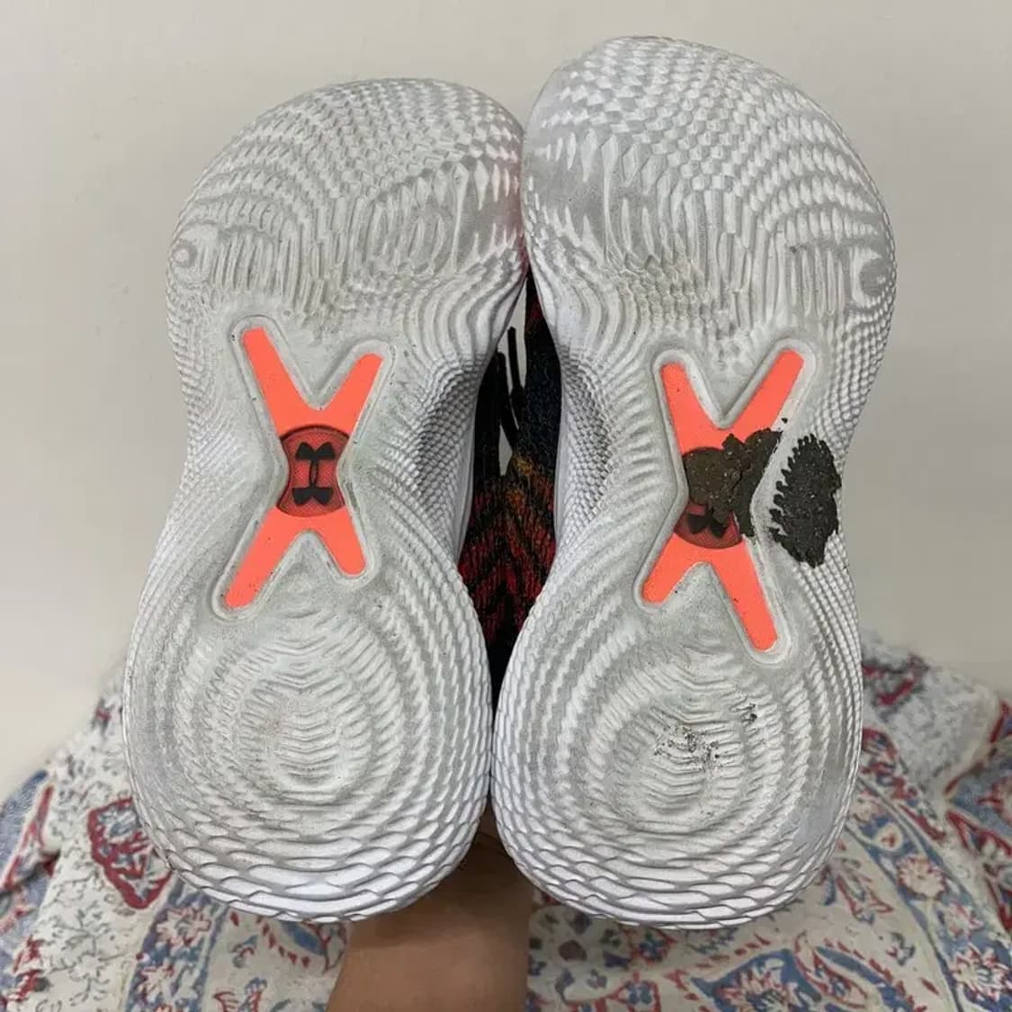 언더아머 커리10 농구화 신발 240 E00498 상품이미지4