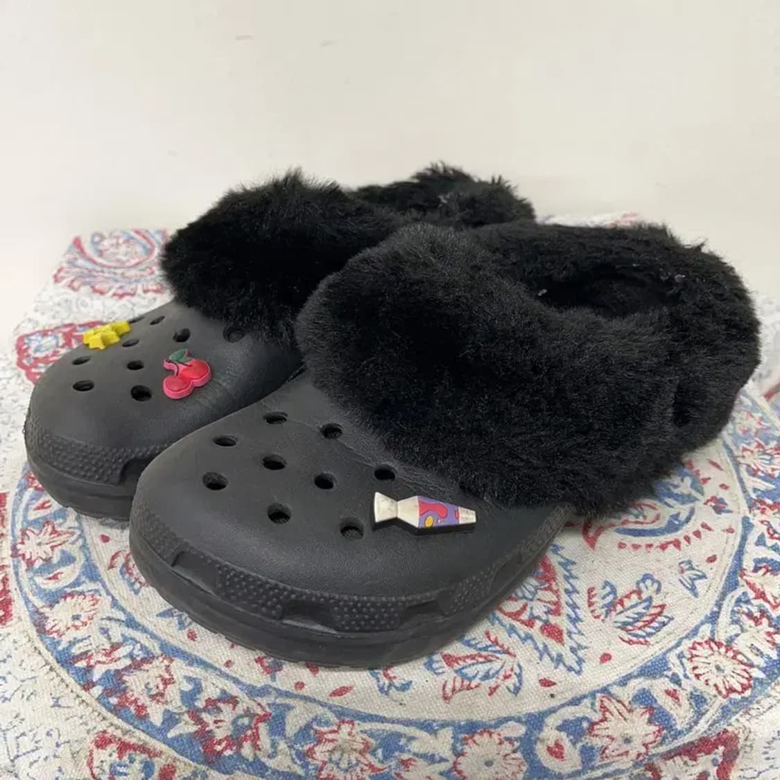 크록스 맘모스 참 클로그 신발 W7 E00507 상품이미지1