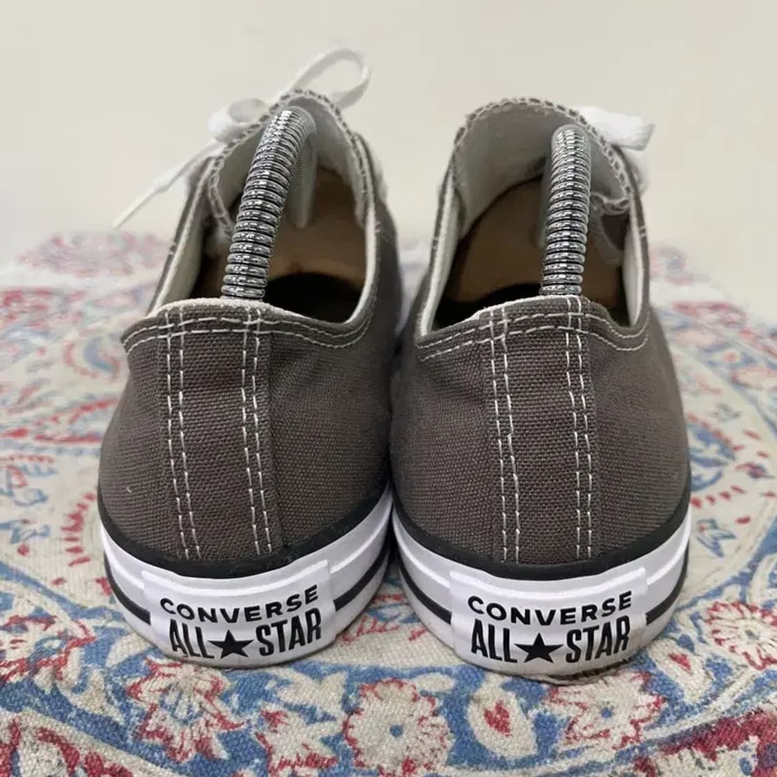 컨버스 척테일러 올스타 클래식 로우 스니커즈 차콜 250 E00554 상품이미지2