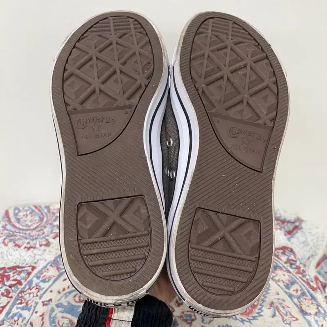 컨버스 척테일러 올스타 클래식 로우 스니커즈 차콜 250 E00554 상품이미지4