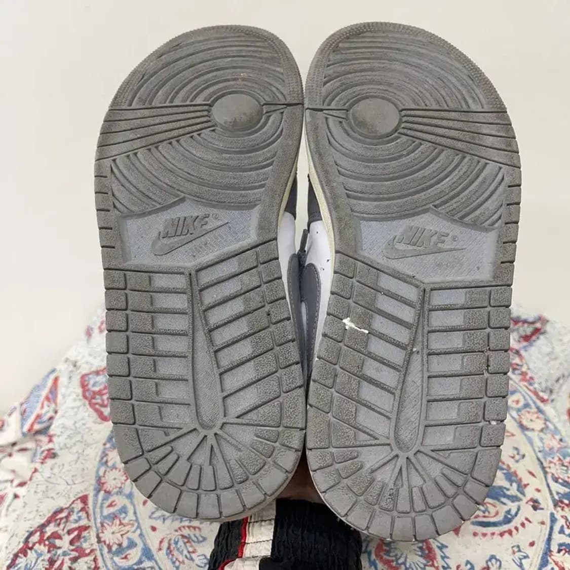 나이키 조던1 로우 스텔스 앤 화이트 스니커즈 275 E00568 상품이미지4