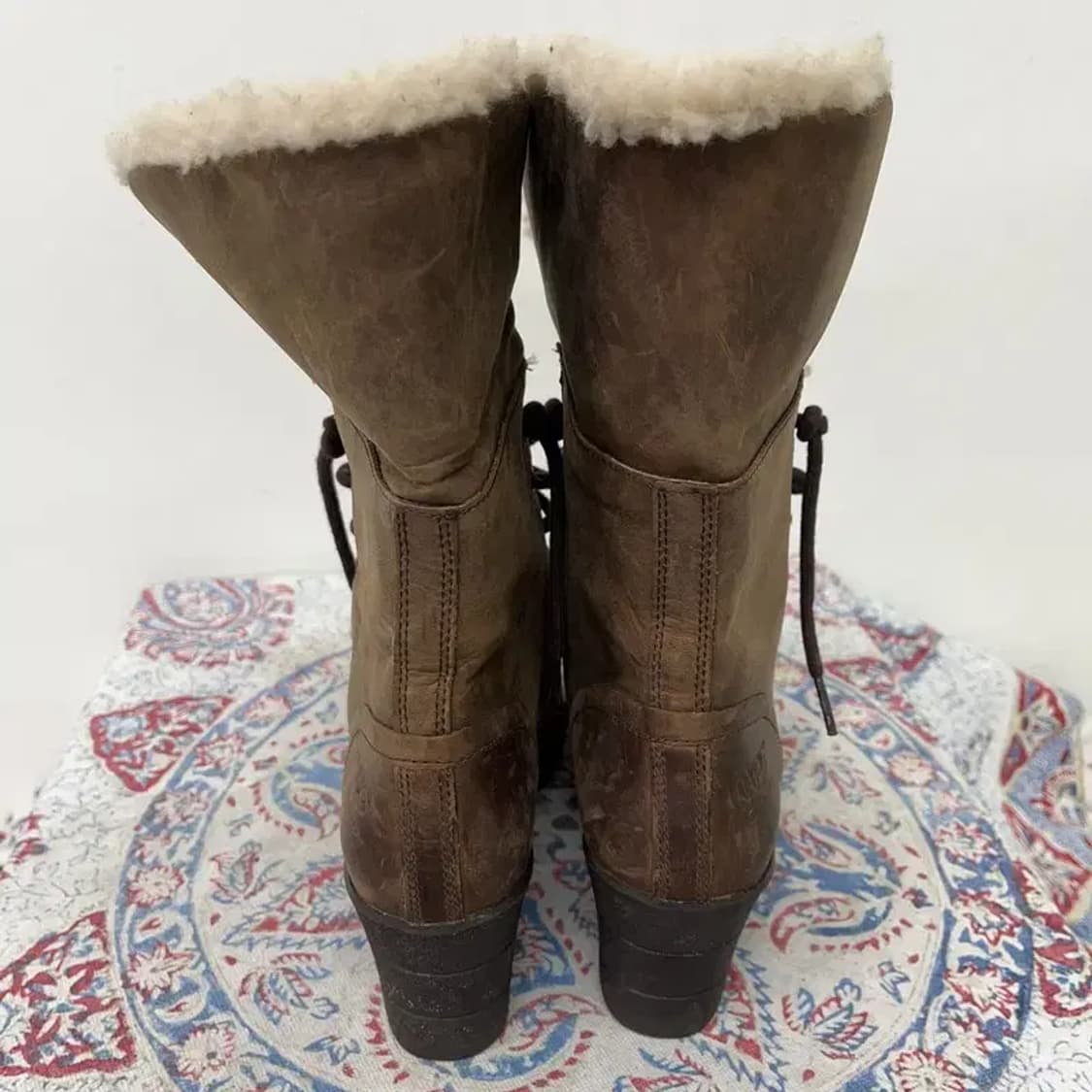 어그 UGG 다크브라운 앵클부츠 양털부츠 240 E00617 상품이미지2