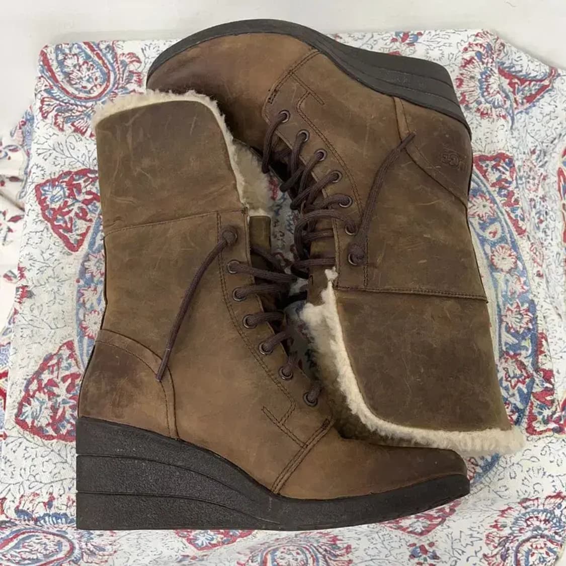 어그 UGG 다크브라운 앵클부츠 양털부츠 240 E00617 상품이미지3