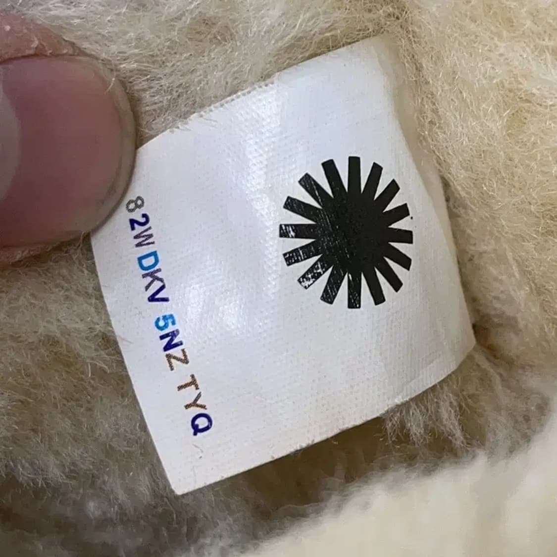 어그 UGG 클래식 울트라 미니 어그부츠 230 E00673 상품이미지6