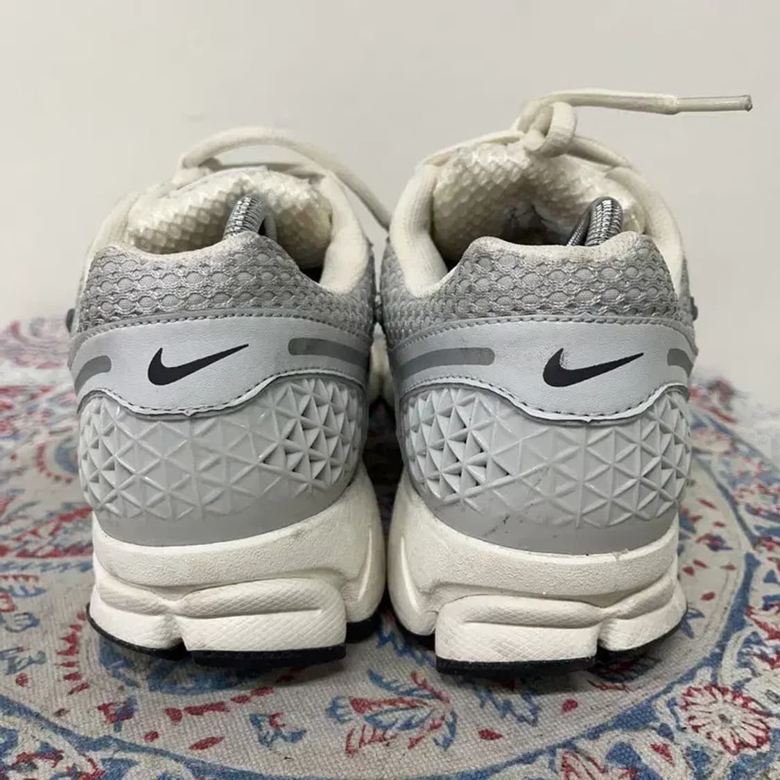 나이키 줌 보메로 5 스니커즈 운동화 260 E00734 상품이미지2