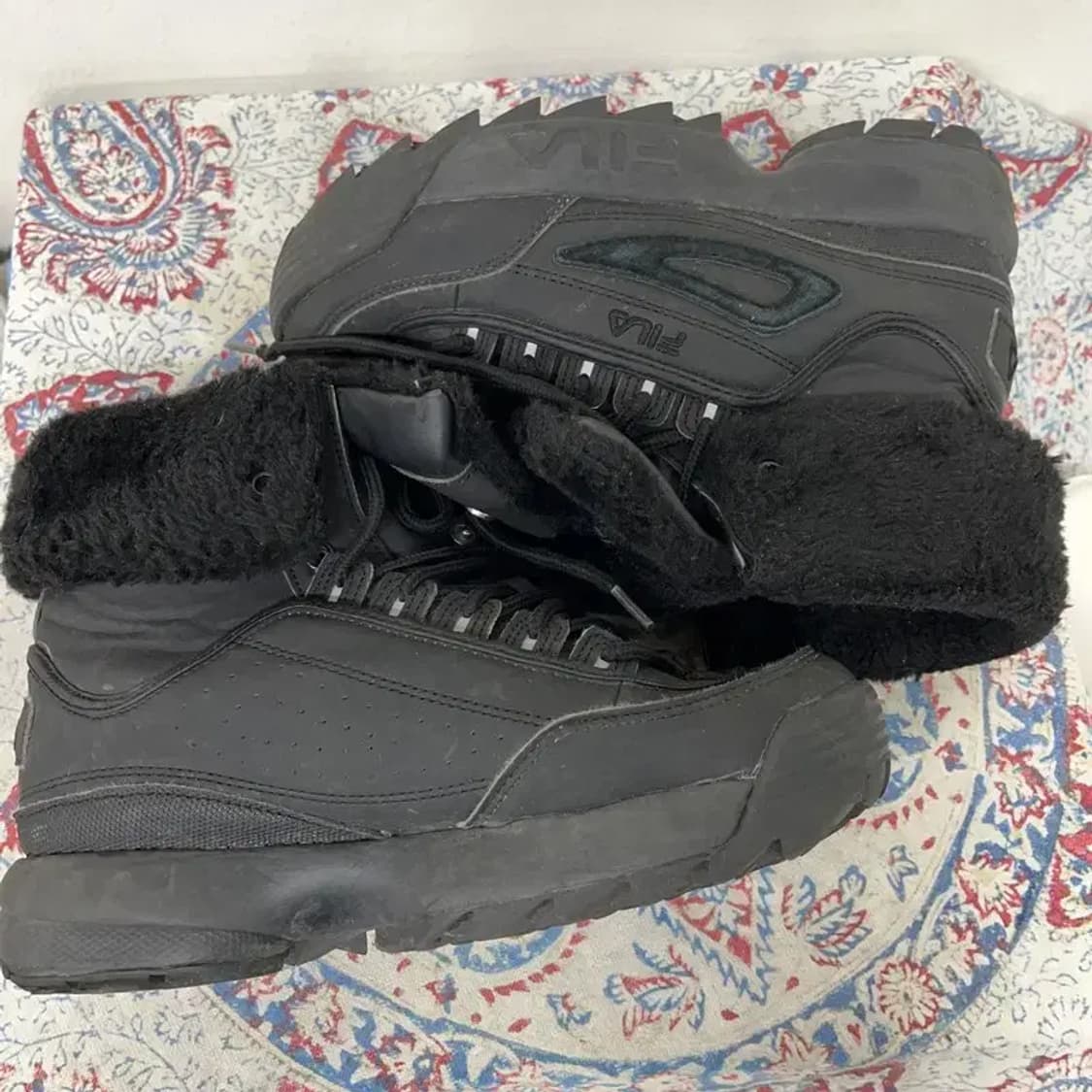 휠라 디스럽터 2 쉐어링 블랙 부츠 방한화 240 E00780 상품이미지3