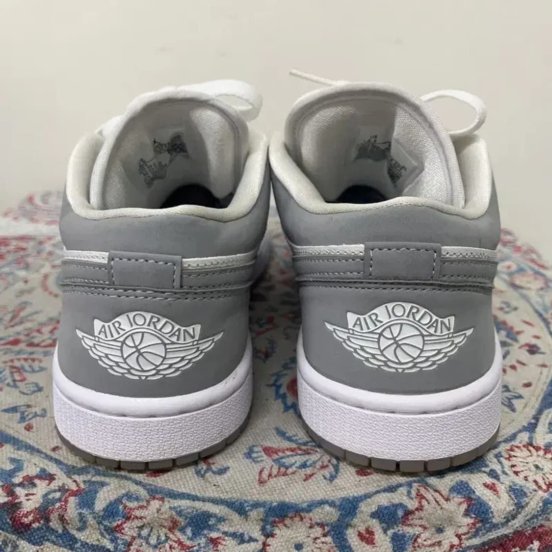 나이키 에어 조던 1 로우 울프 그레이 스니커즈 235 E00764 상품이미지2