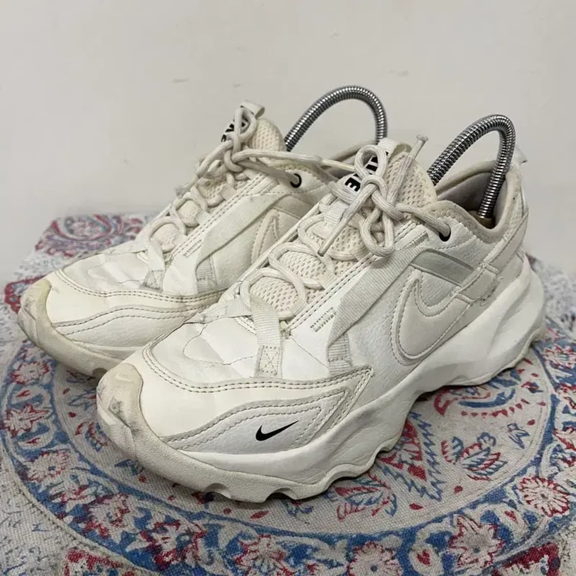 나이키 TC 7900 스니커즈 써밋 화이트 운동화 250 E00784 상품이미지1