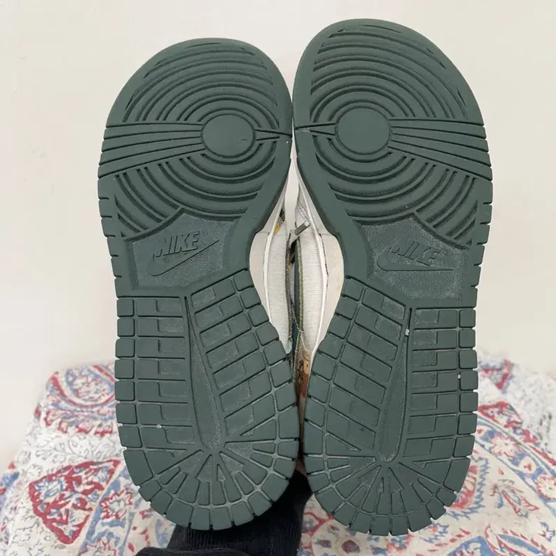 나이키 덩크 로우 멀티카모 스니커즈 255 E00789 상품이미지4