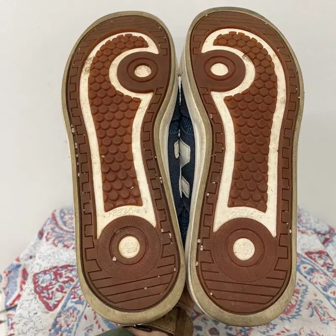 뉴발란스 CRT300 네이비 스니커즈 250 E00825 상품이미지4