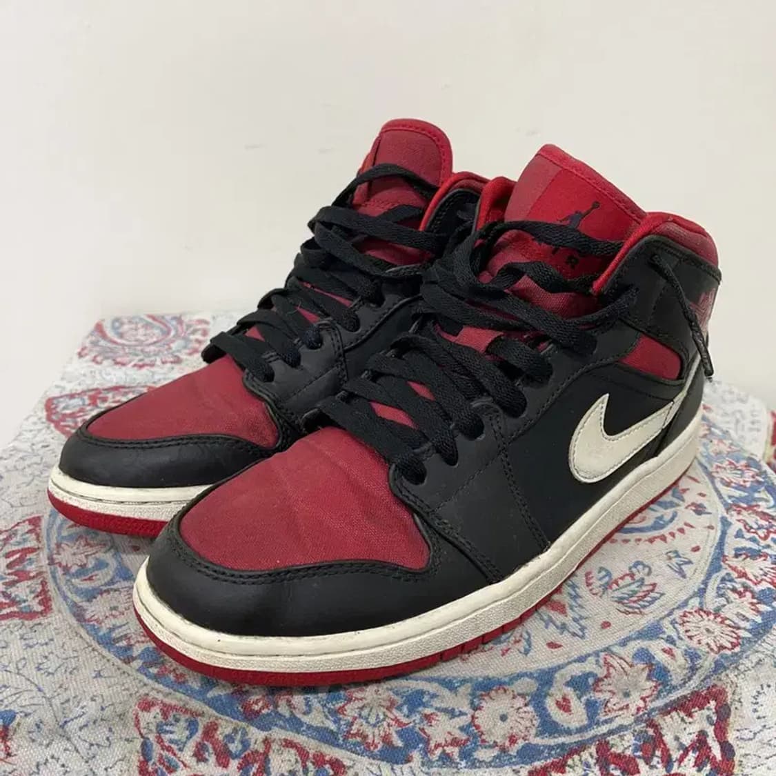 나이키 에어조던 1 미드 짐레드 스니커즈 270 E00839 상품이미지1