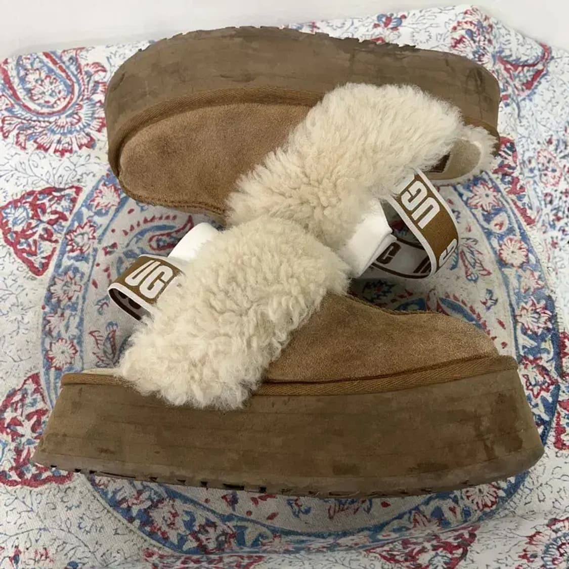 UGG 펀케트 슬라이드 체스트넛 230 E00864 상품이미지3