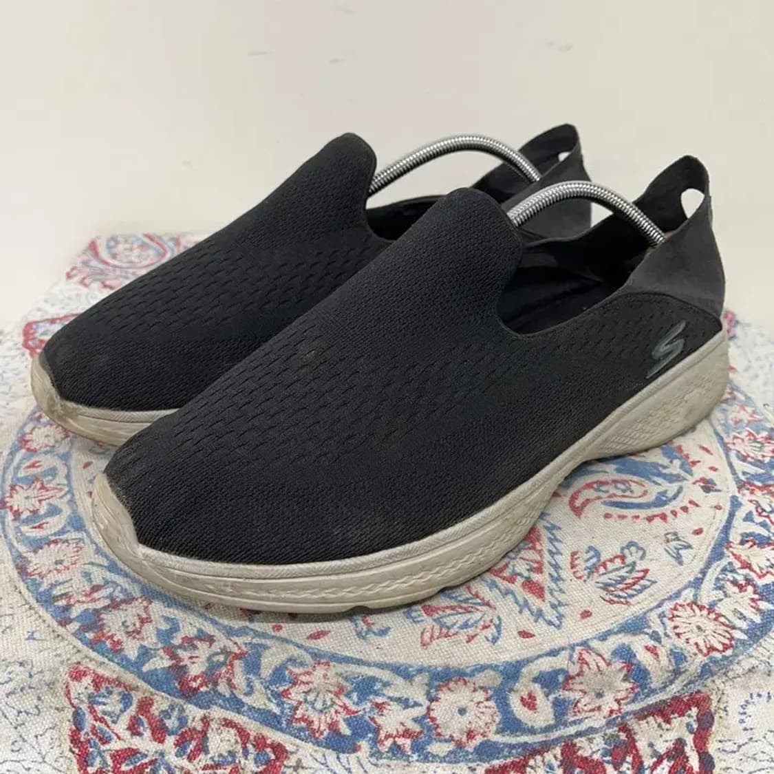 스케쳐스 블랙 메모리폼 슬립온 신발 290 E00859 상품이미지1