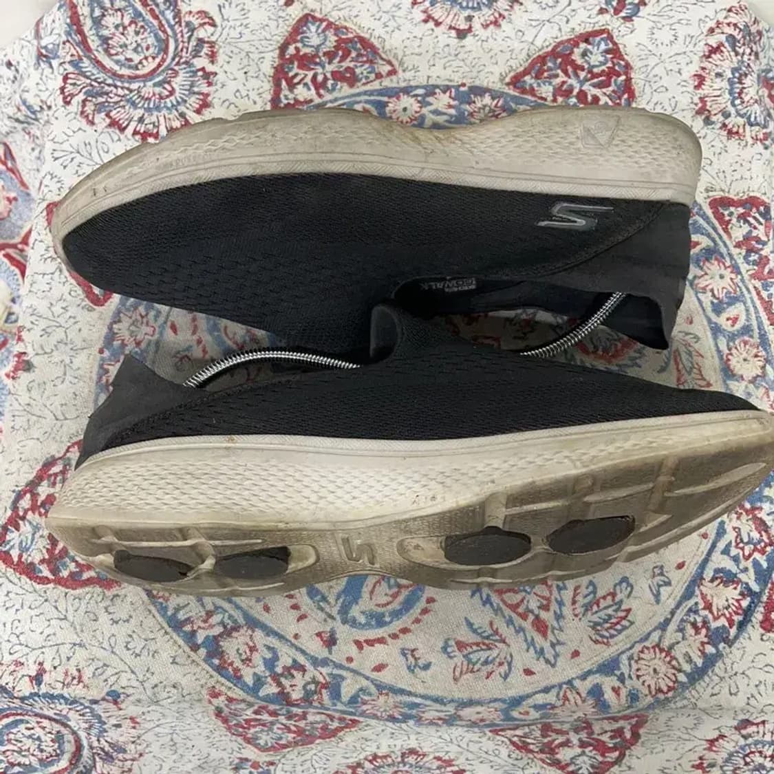 스케쳐스 블랙 메모리폼 슬립온 신발 290 E00859 상품이미지3