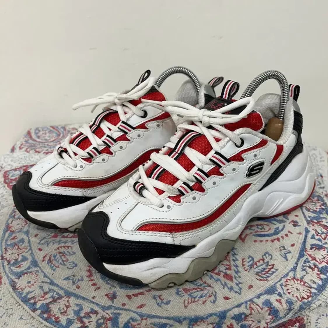 스케쳐스 딜라이트 3 운동화 어글리슈즈 240 E00871 상품이미지1