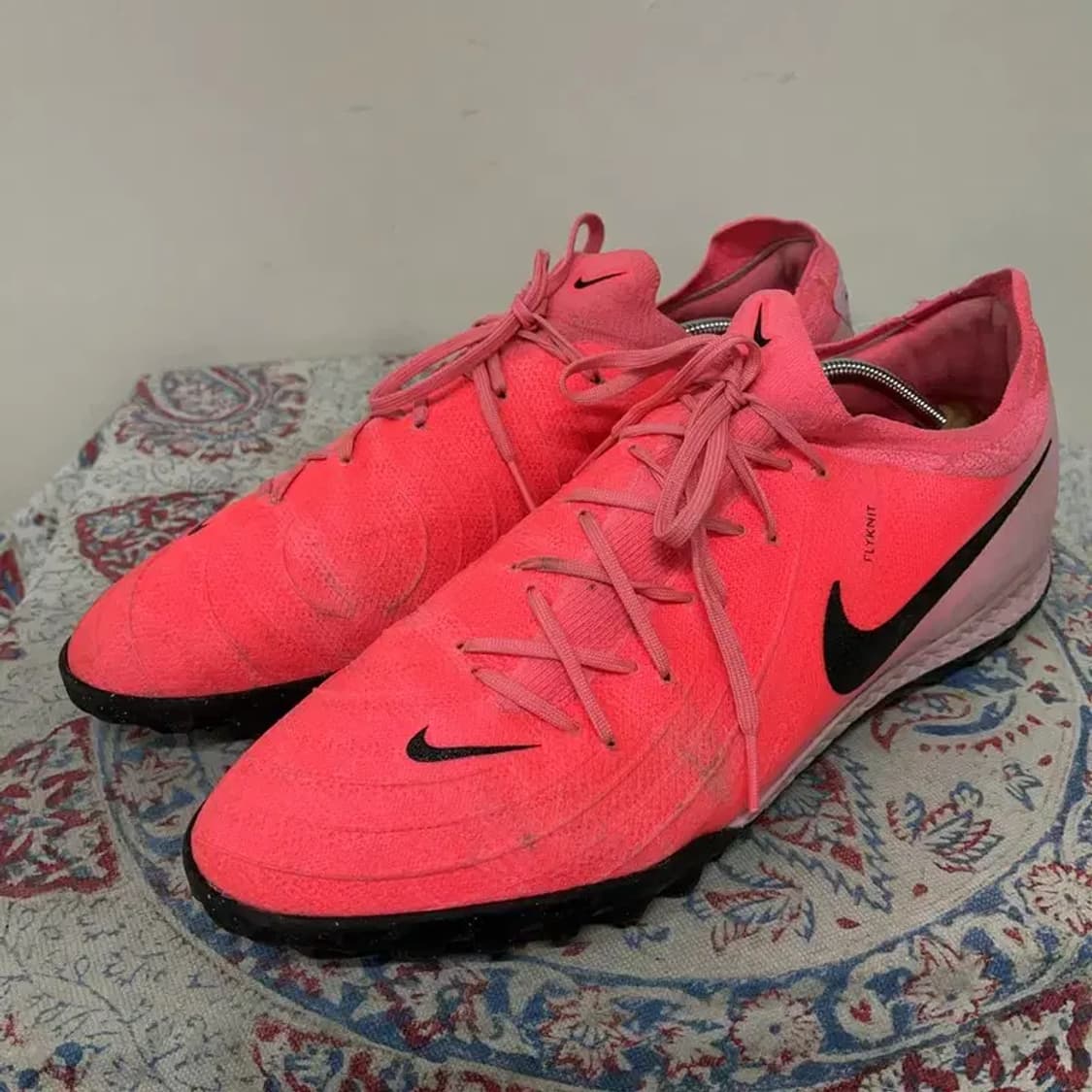 나이키 팬텀 GX 2 프로 TF 풋살화 295 E00879 상품이미지1