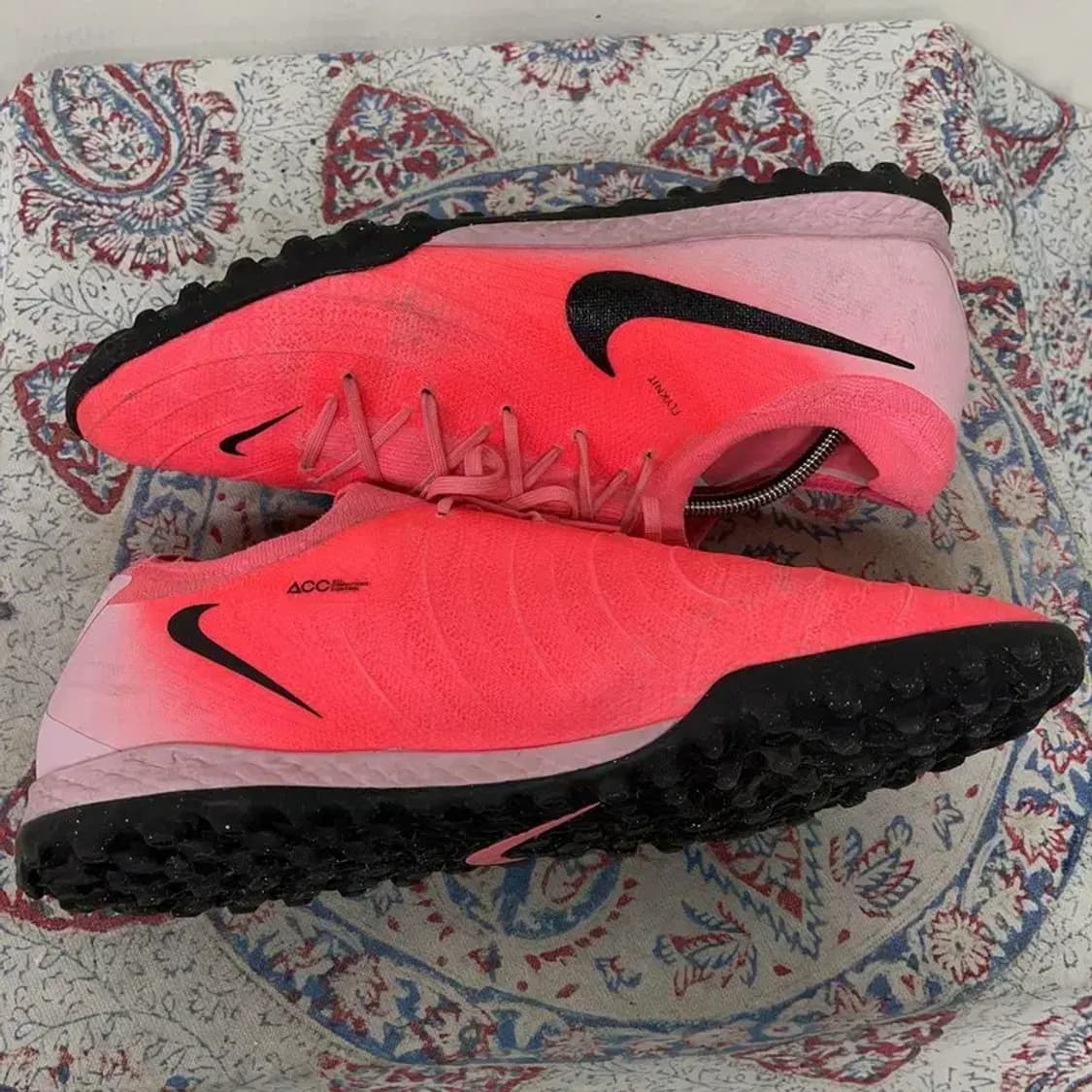 나이키 팬텀 GX 2 프로 TF 풋살화 295 E00879 상품이미지3