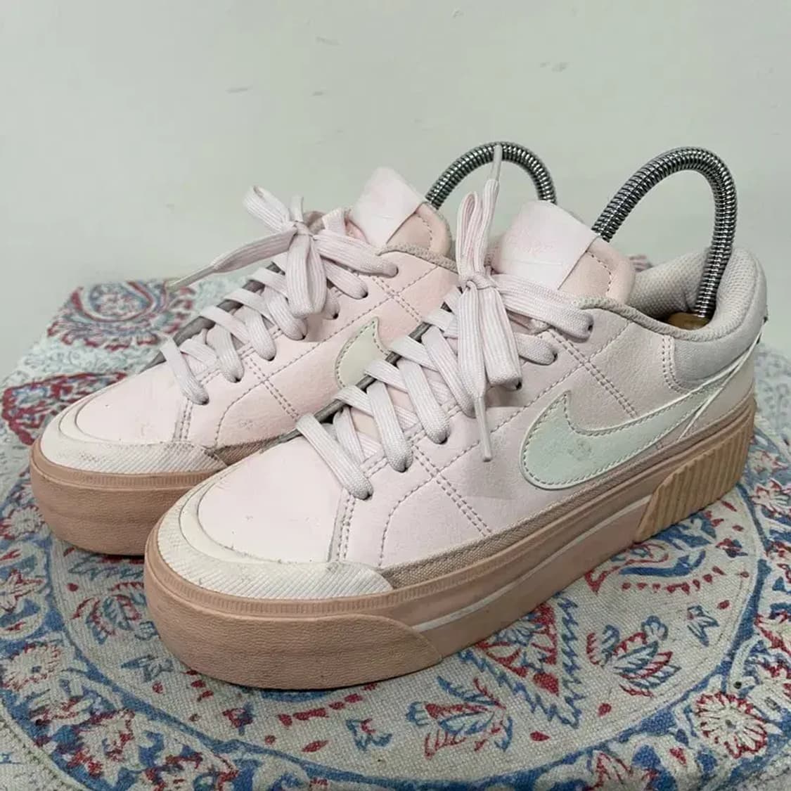 나이키 코트 레거시 리프트 소프트 핑크 스니커즈 230 E00923 상품이미지1