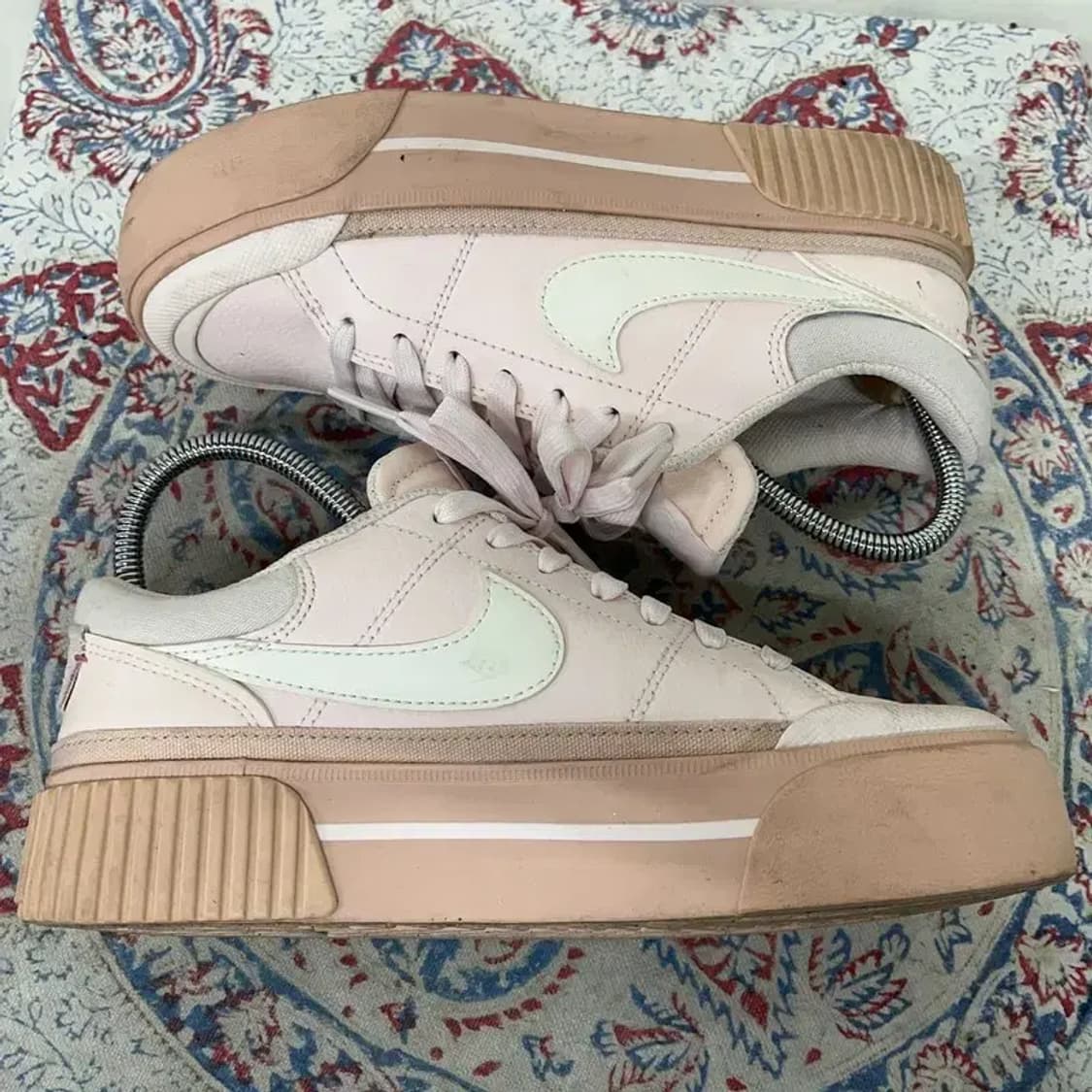 나이키 코트 레거시 리프트 소프트 핑크 스니커즈 230 E00923 상품이미지3