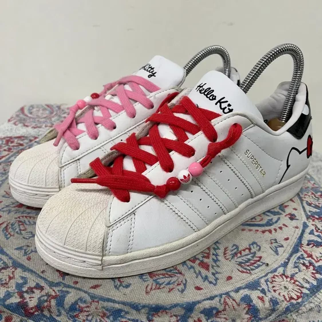 아디다스 X 헬로키티 슈퍼스타 스니커즈 운동화 230 E00924 상품이미지1