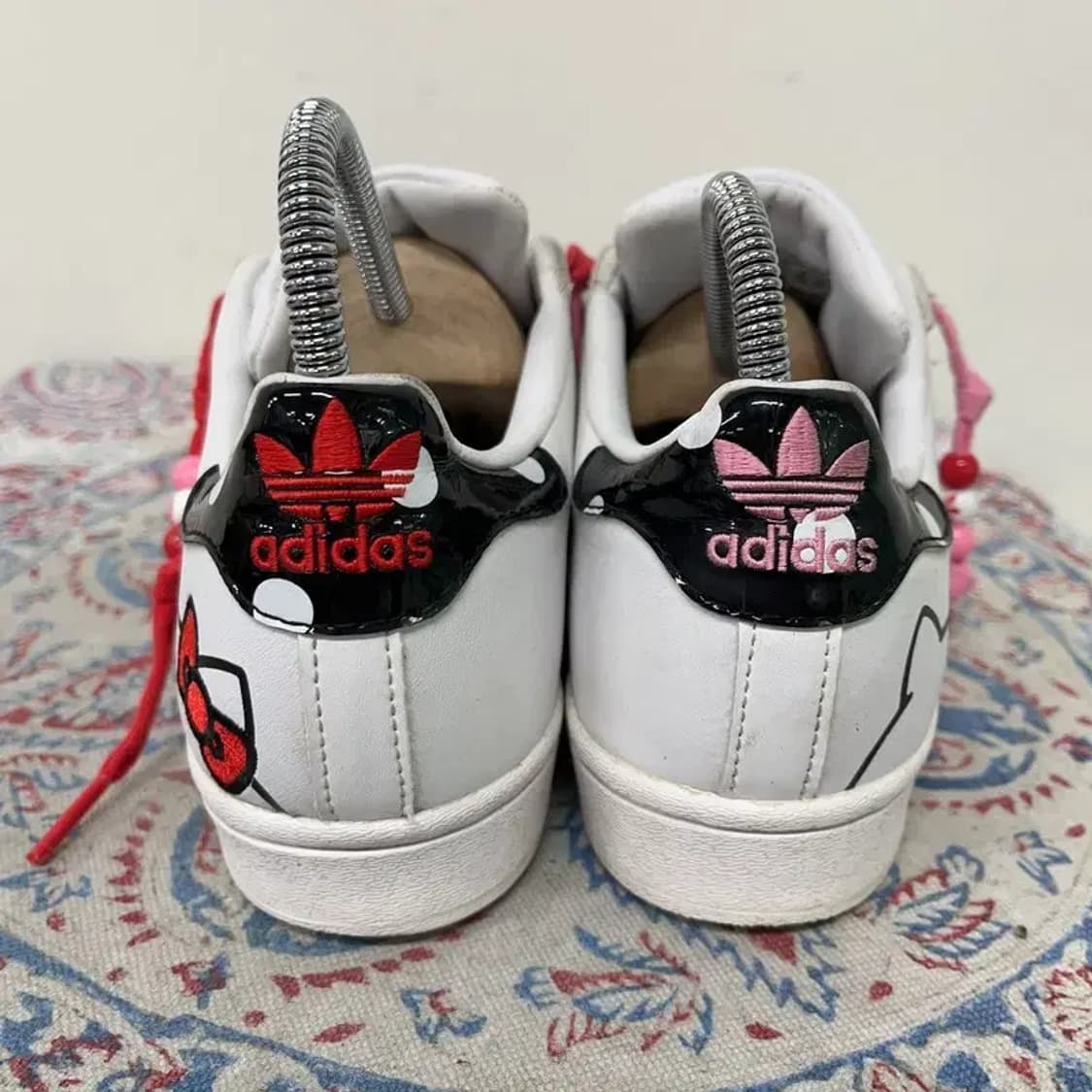 아디다스 X 헬로키티 슈퍼스타 스니커즈 운동화 230 E00924 상품이미지2