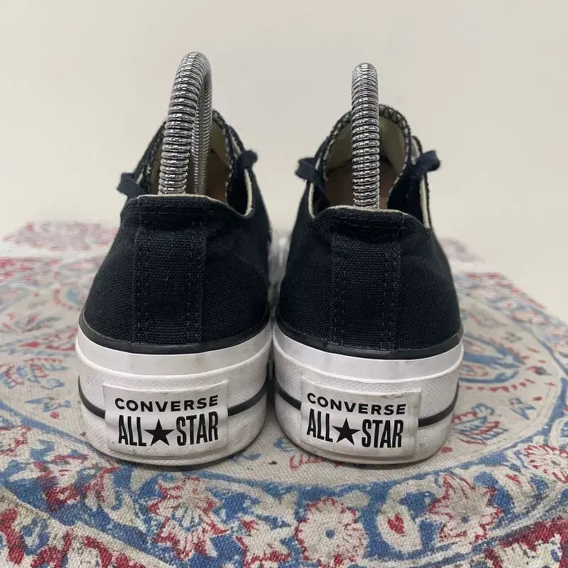 컨버스 척테일러 올스타 리프트 스니커즈 230 E00944 상품이미지2