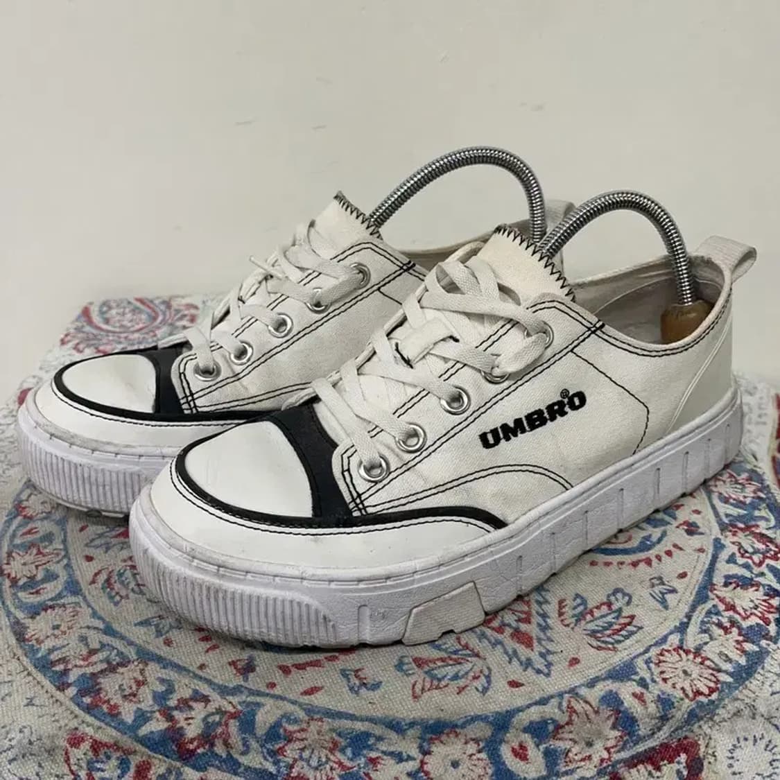 엄브로 토비 플라이트 스니커즈 260 E00945 상품이미지1