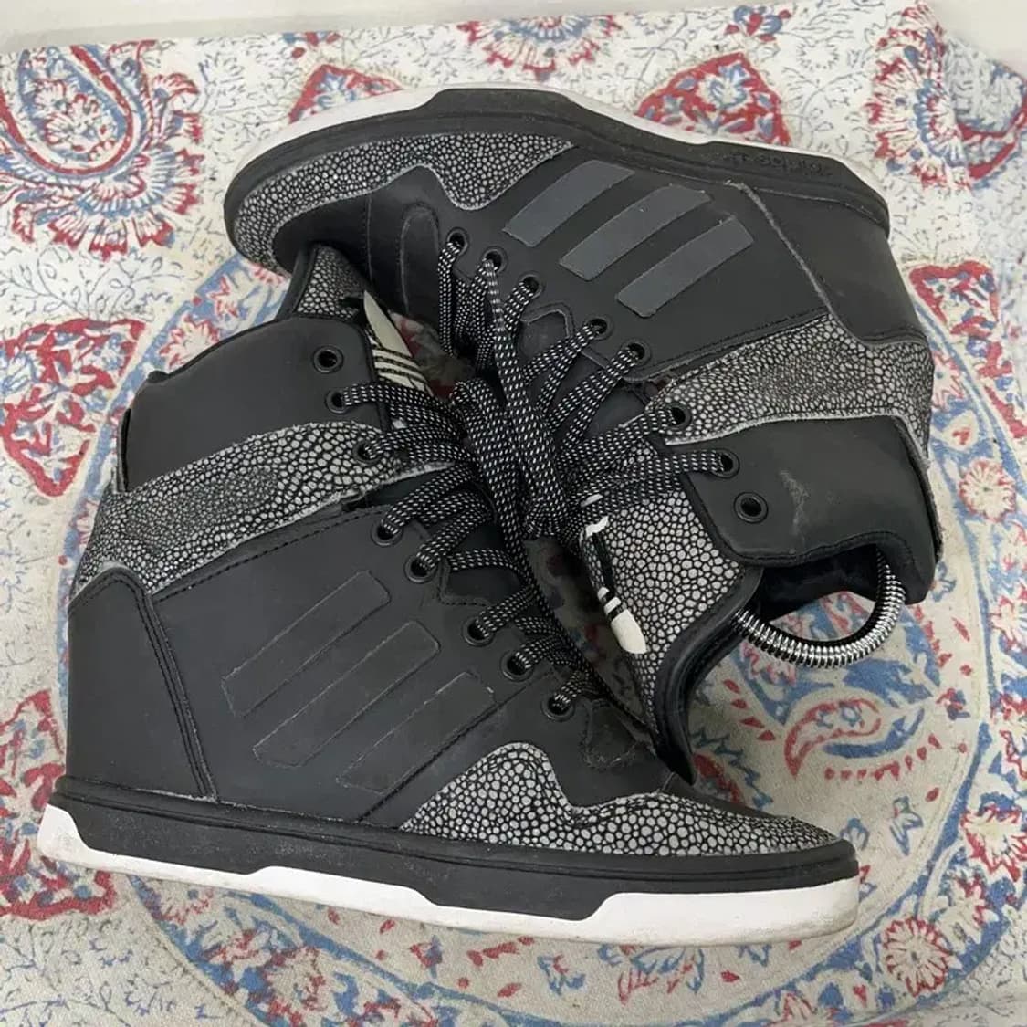 아디다스 애티튜드 업 스니커즈 하이 신발 220 E00969 상품이미지3