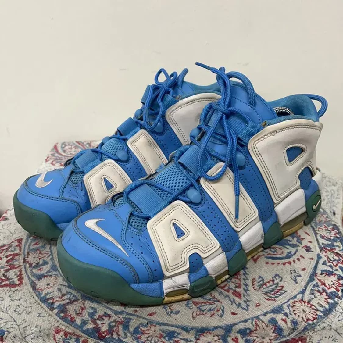 나이키 업템포 유니버시티 블루 스니커즈 275 E00971 상품이미지1