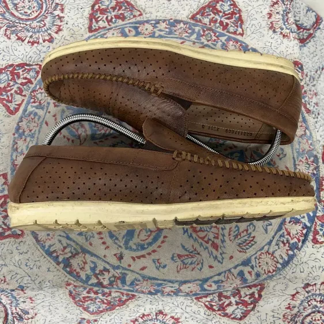 미소페 펀칭 가죽 슬립온 남자 단화 255 E00993 상품이미지3