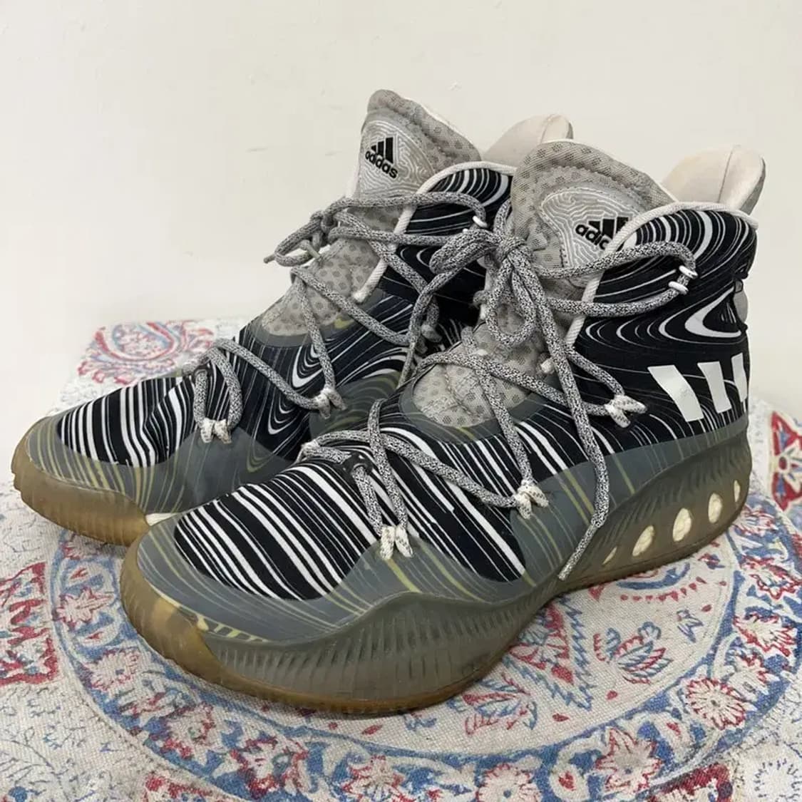 아디다스 크레이지 익스플로시브 농구화 운동화 280 E01000 상품이미지1