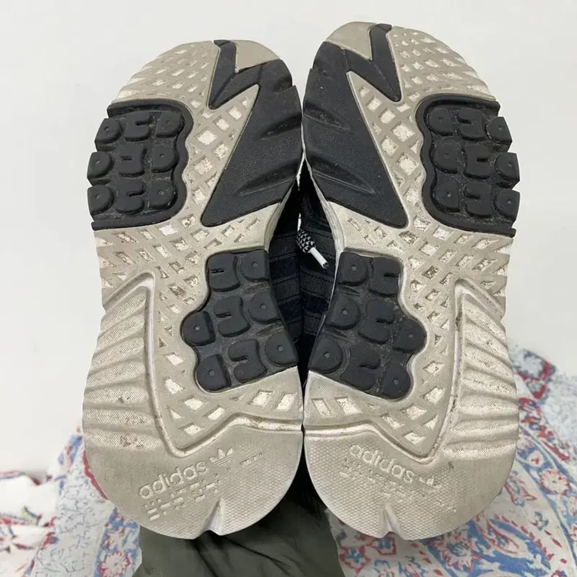 아디다스 나이트 조거 블랙 운동화 245 E01024 상품이미지4