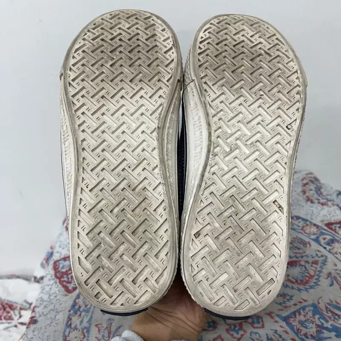 필라 FILA 클래식보더 스티치 스니커즈 250 E01042 상품이미지4