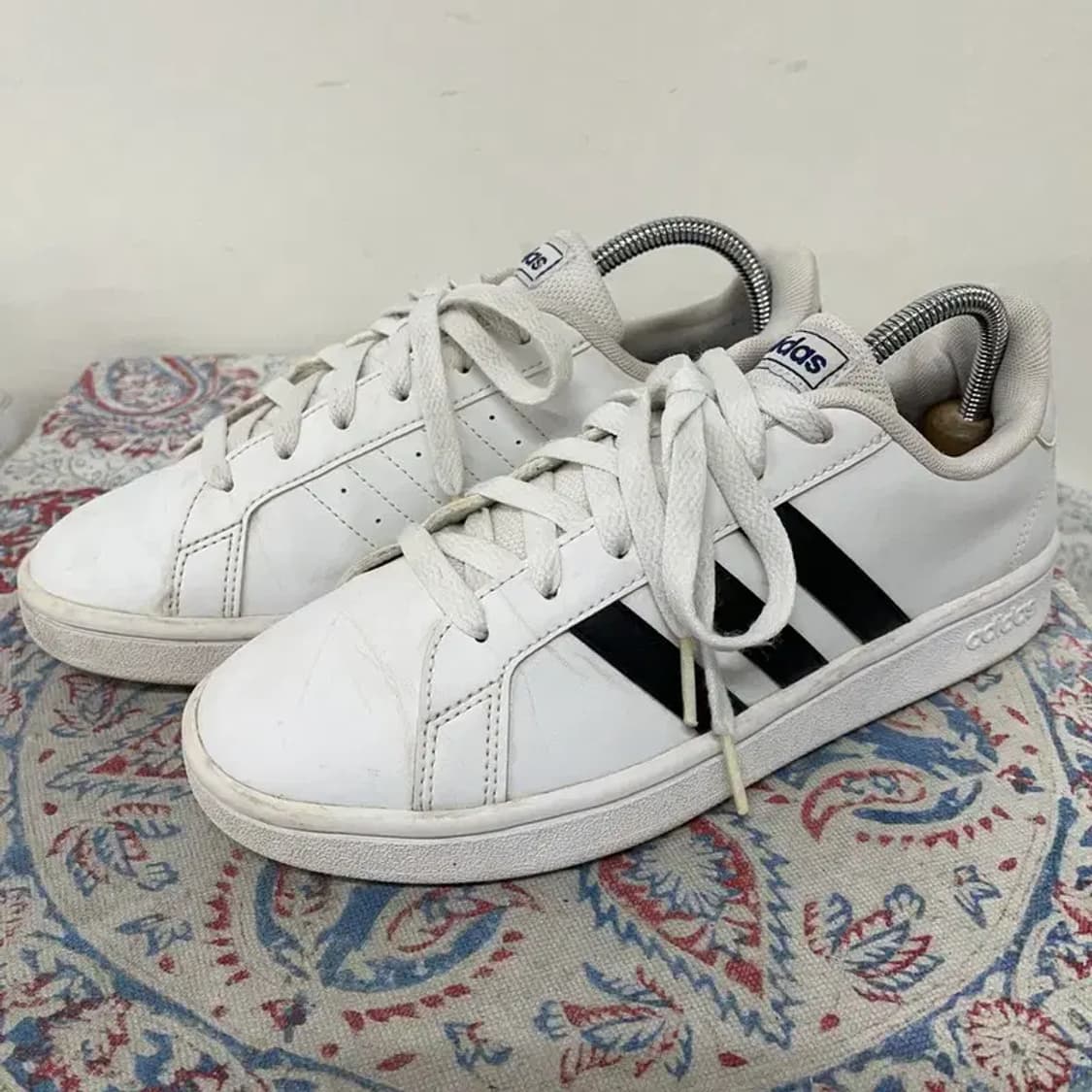 아디다스 그랜드코트 베이스 스니커즈 240 E01065 상품이미지1