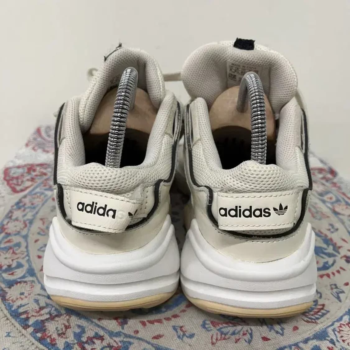 아디다스 테프라 러너 운동화 스니커즈 250 E01085 상품이미지2