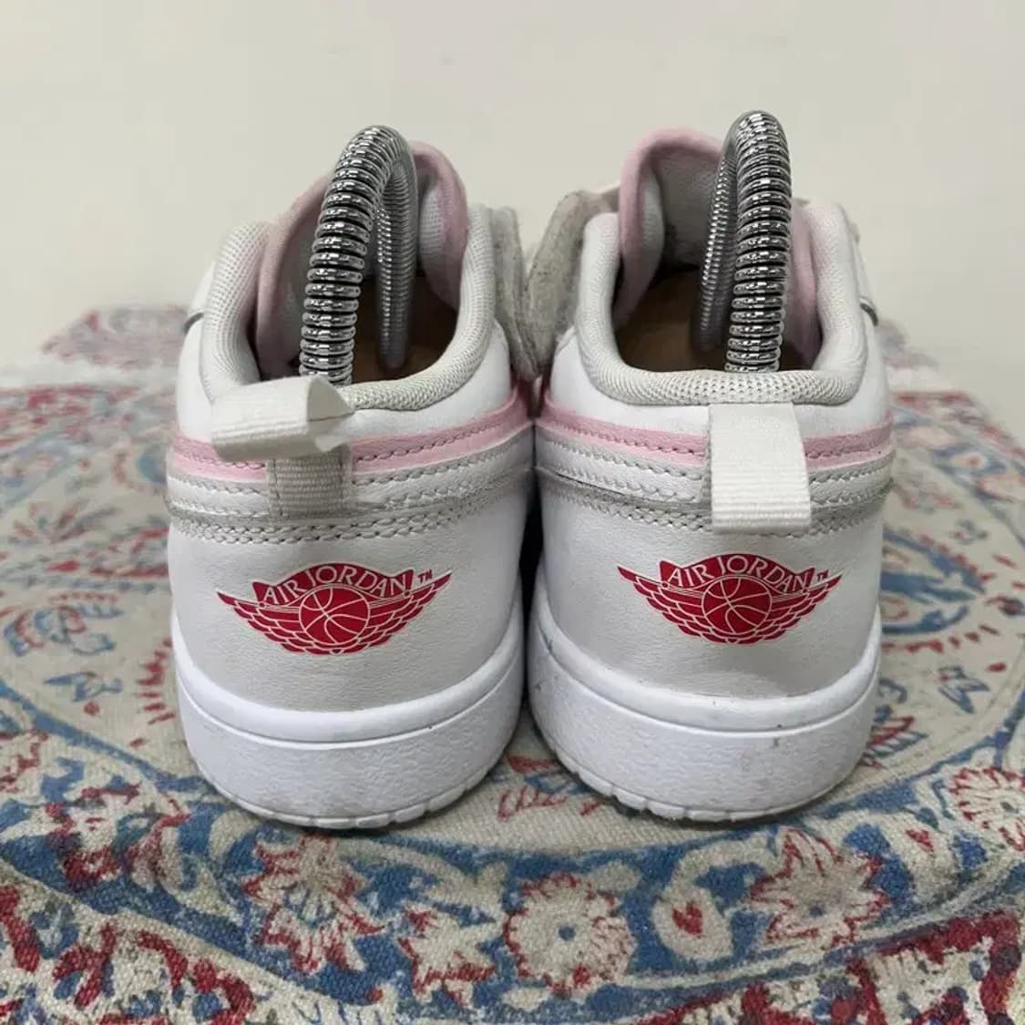 나이키 에어조던 1 로우 핑크 스니커즈 220 E01087 상품이미지2