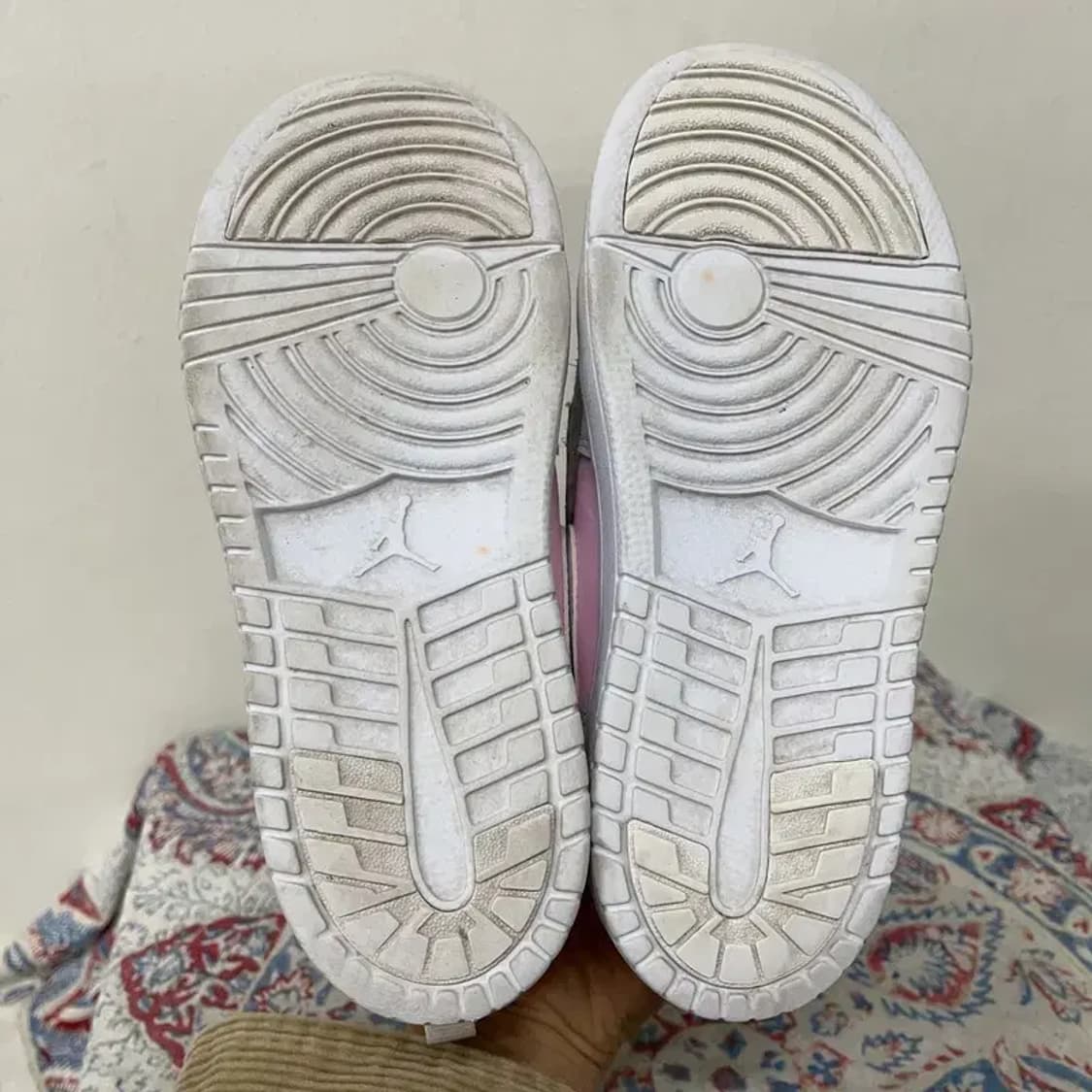 나이키 에어조던 1 로우 핑크 스니커즈 220 E01087 상품이미지4