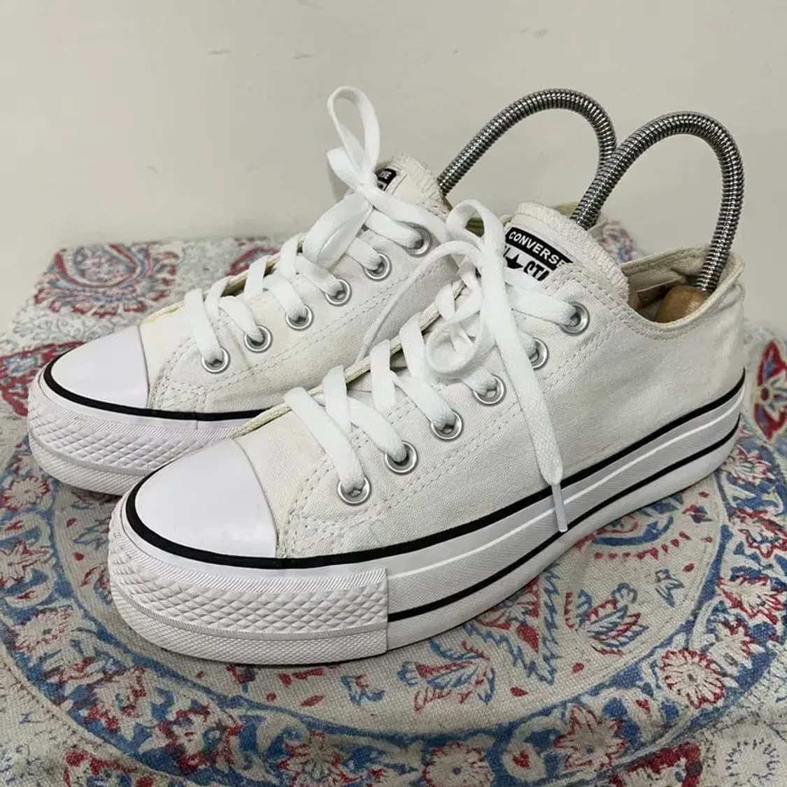 컨버스 척테일러 올스타 리프트 스니커즈 245 E01096 상품이미지1