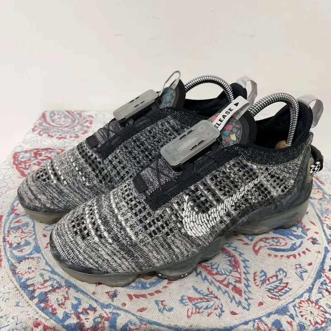 나이키 에어 베이퍼맥스 2020 플라이니트 스니커즈 235 E01106 상품이미지1