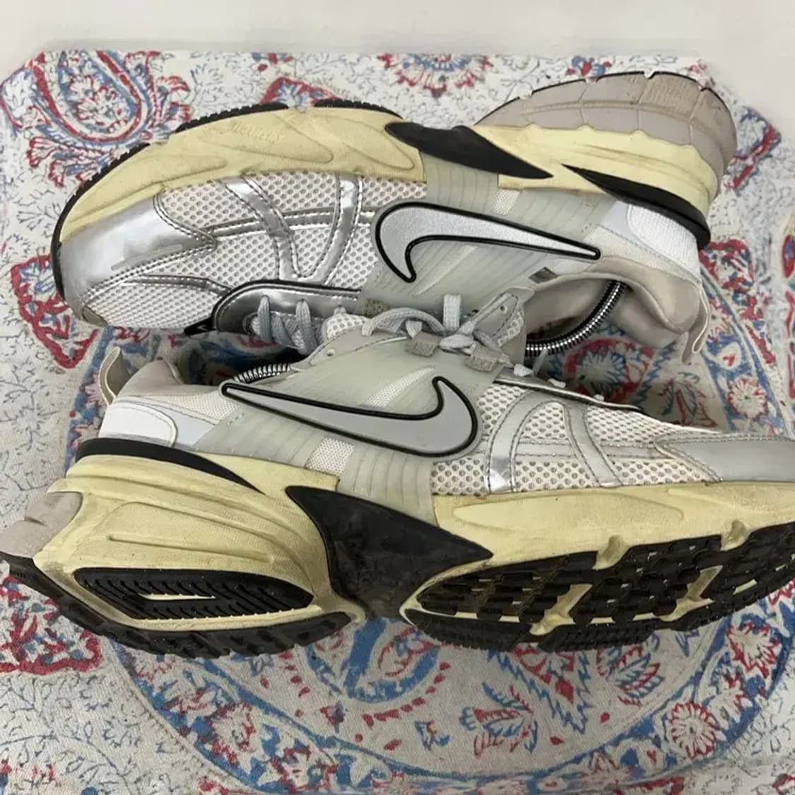 나이키 V2K 런 서밋 화이트 메탈릭 실버 스니커즈 280 E01119 상품이미지3