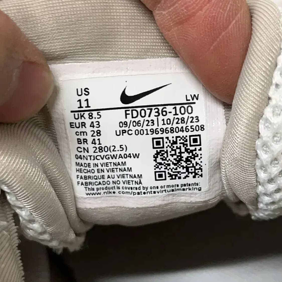 나이키 V2K 런 서밋 화이트 메탈릭 실버 스니커즈 280 E01119 상품이미지5