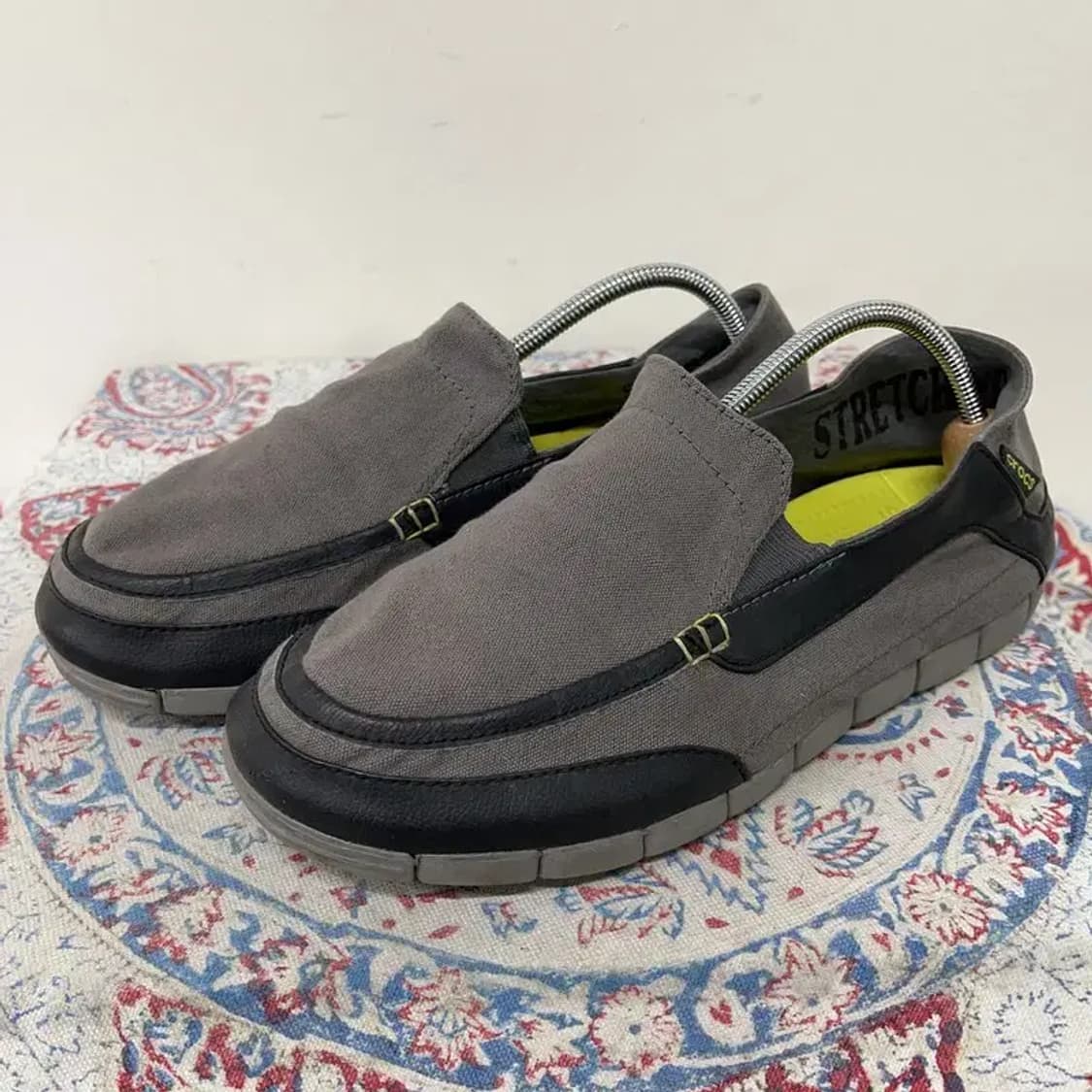 크록스 스트레치 솔 로퍼 슬립온 M9 E01164 상품이미지1